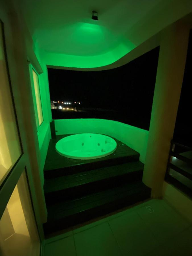 Beachfront Apt & Jacuzzi Taiba Ngoại thất bức ảnh